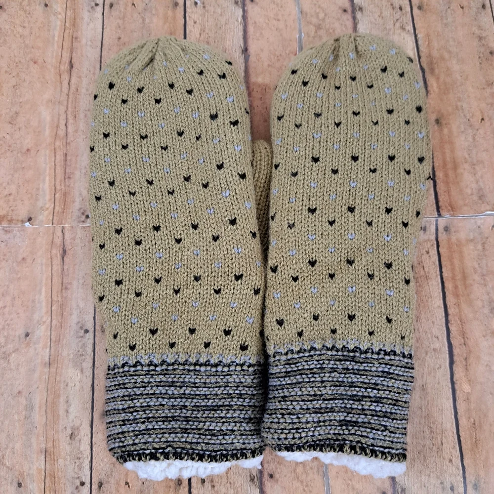 Isotoner Women's SmartDRI knit Mitten Gloves Light Brown One Size